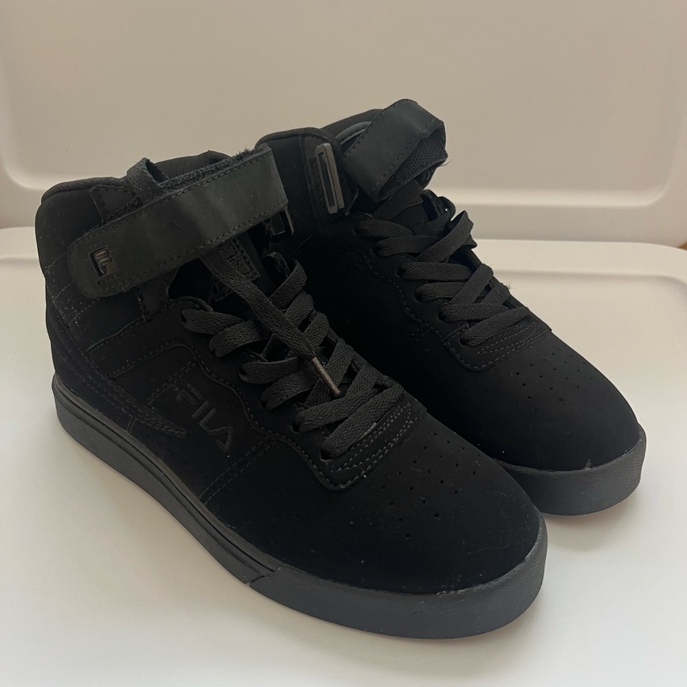 Fila Black High-Top Sneakers youth 4.5